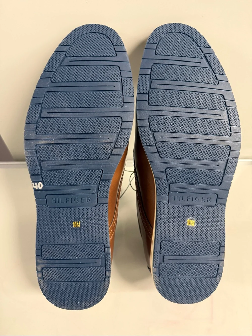 Tommy Hilfiger Men's Brown Leather Derby Shoes with Navy Accents